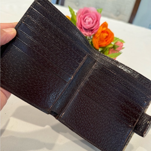 Authentic Gucci wallet - Picture 9 of 13